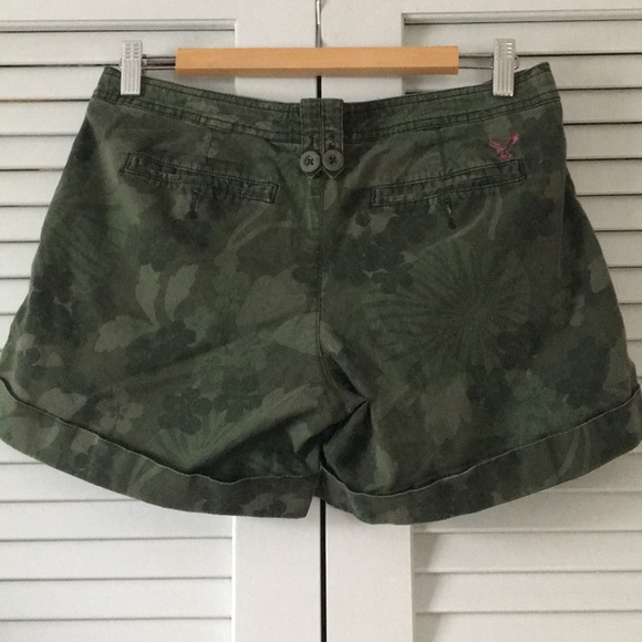 American Eagle Outfitters Olive Floral Shorts - Picture 3 of 6